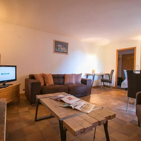 아파트 Le Grand-lemps Sleeps 6 *