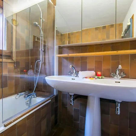 Le Grand-lemps Sleeps 6 *